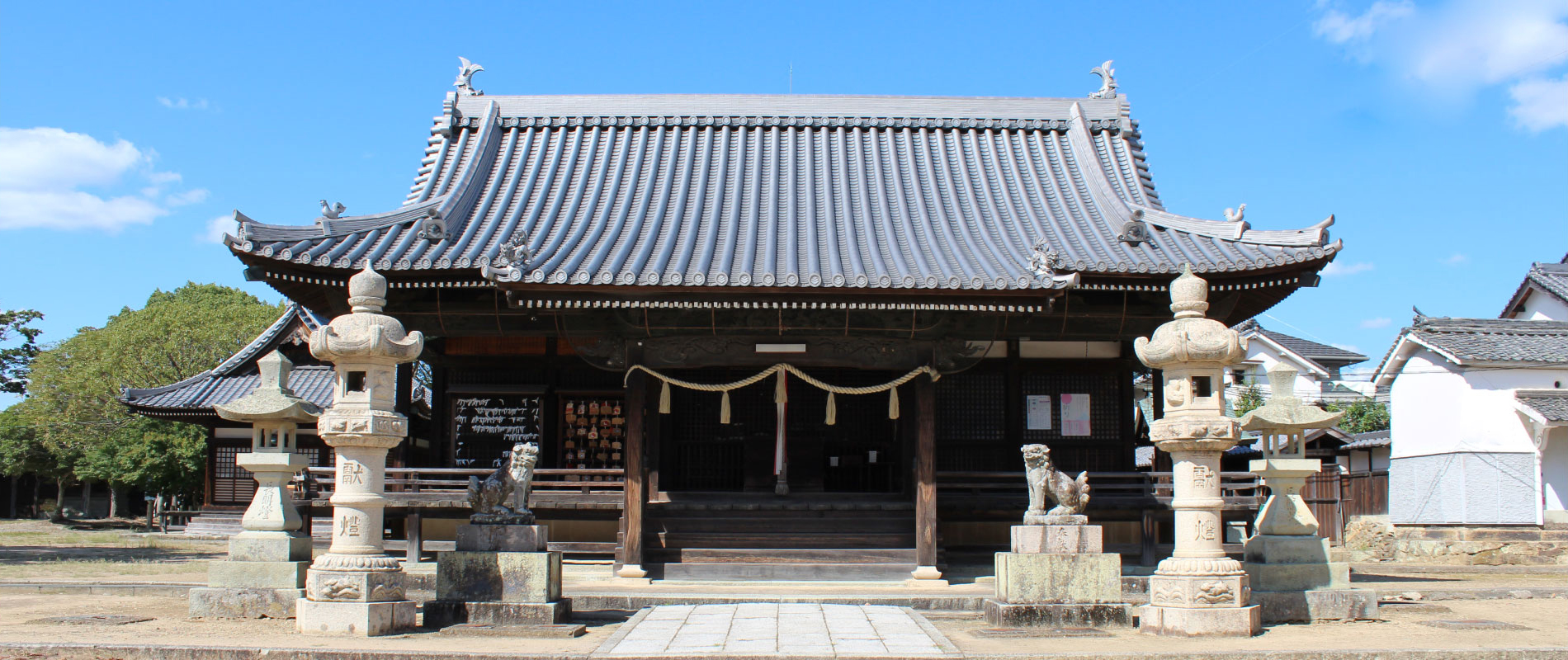 佐保神社拝殿